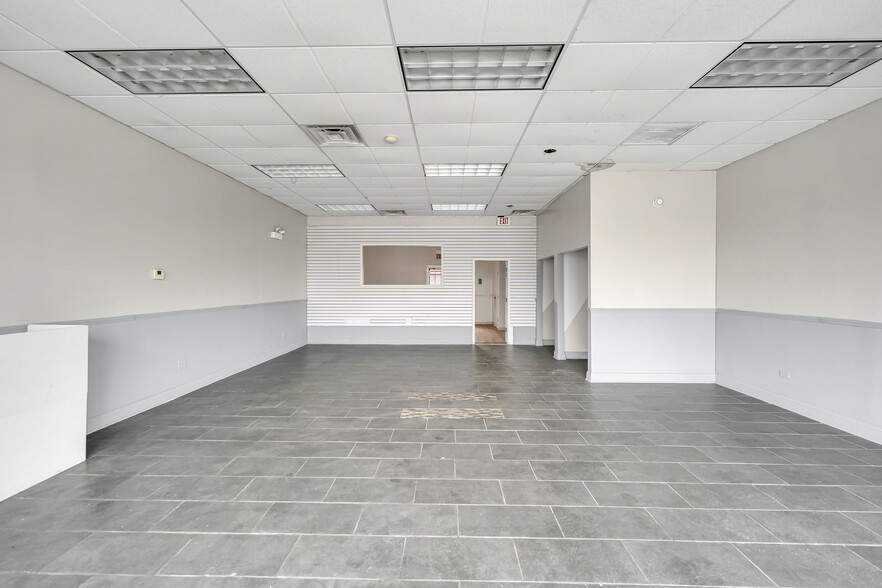 More Photos Of 8235-8259 S Kedzie Ave, Chicago Unknown For Lease