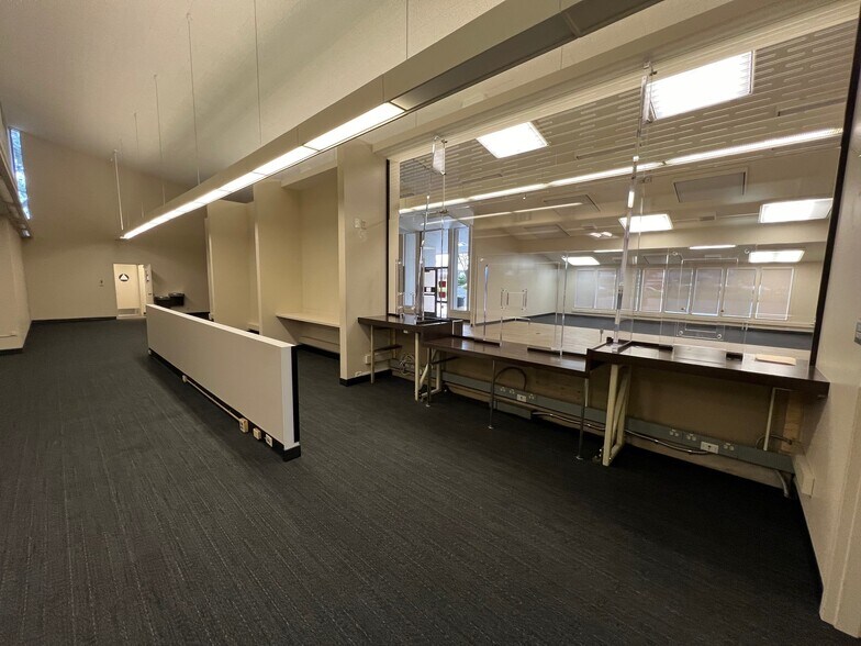 More Photos Of 2925 Scott Blvd, Santa Clara Bank For Lease