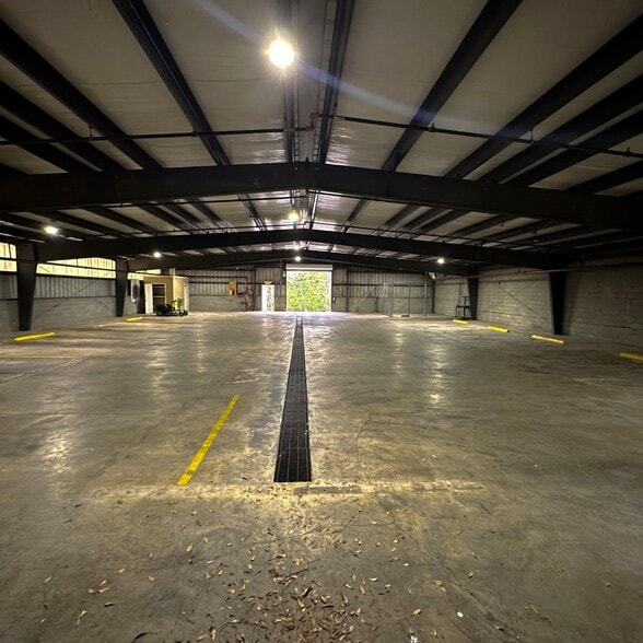 More Photos Of 1906 Ross Clark Cir, Dothan Warehouse For Sale