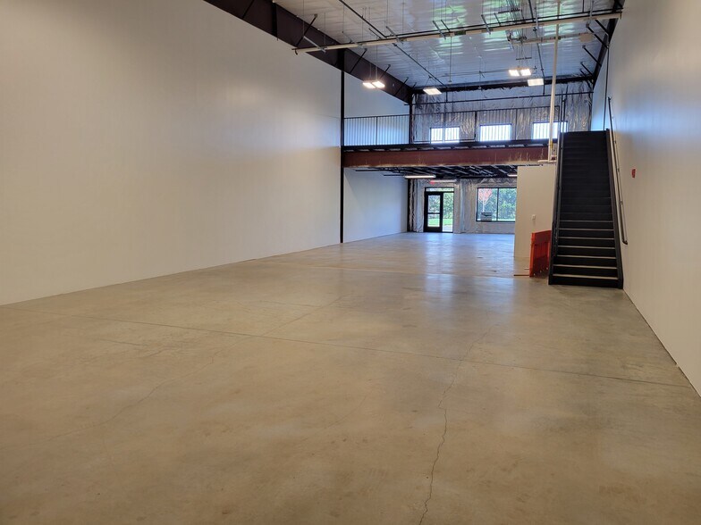 More Photos Of 11982 Wilton Meadows Ct, Manassas Warehouse For Lease