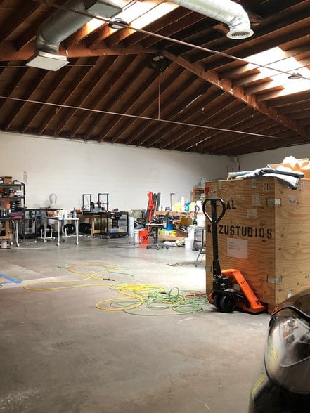 More Photos Of 3605 E 8th St, Los Angeles Distribution For Lease