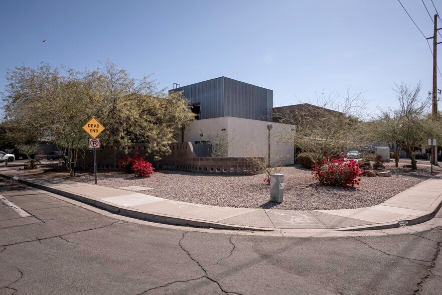 More Photos Of 1375 N Miller Rd, Tempe Research And Development For Sale