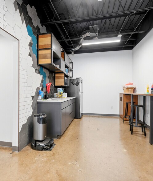 More Photos Of 181 Walnut St, Morgantown Office For Sale
