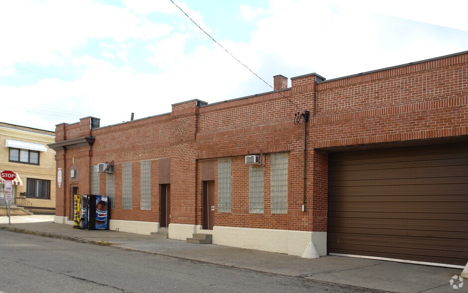 More Photos Of 4110 Davison St, Pittsburgh Office For Lease