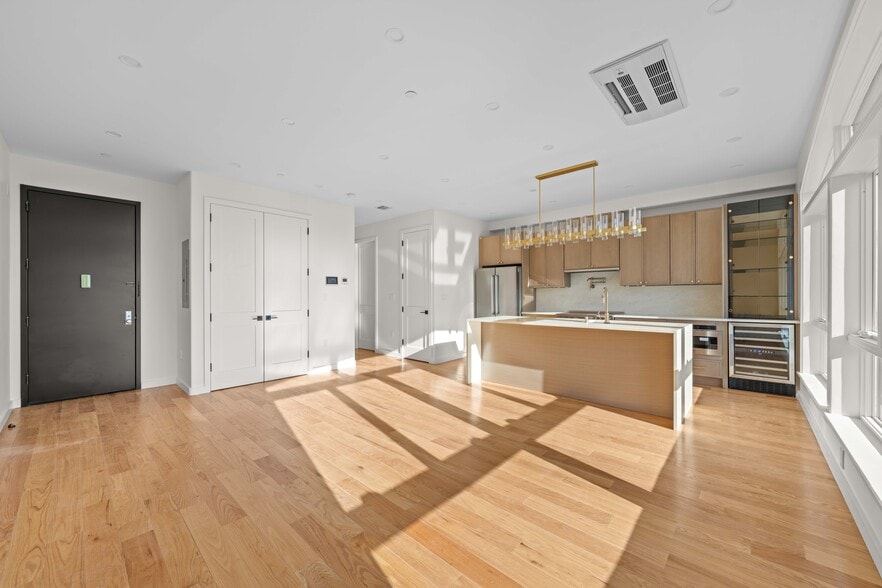 More Photos Of 41 Summit St, Brooklyn Apartments For Sale