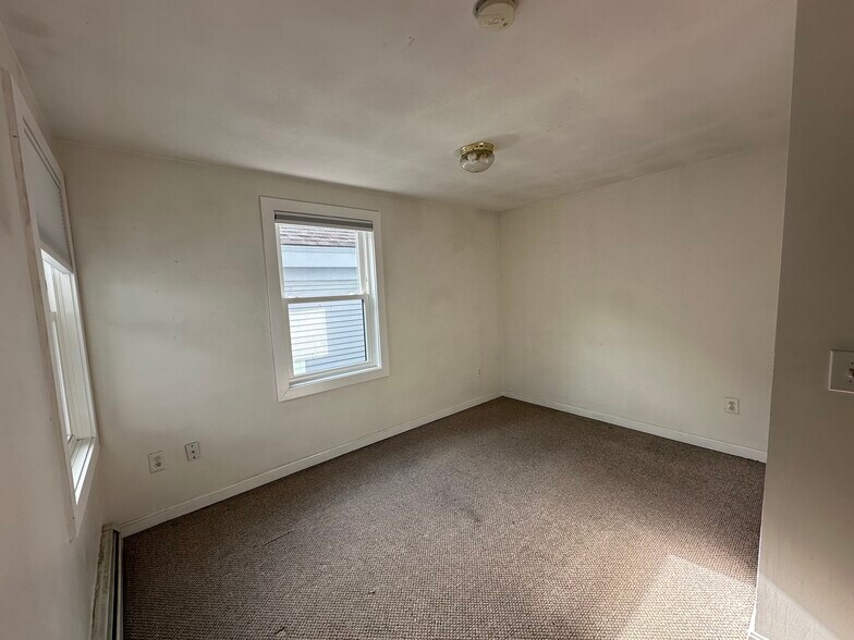 More Photos Of 69 Newbury St, Portland Storefront Retail Residential For Sale