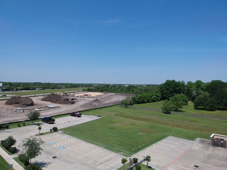 More Photos Of Steele Rd & Clifford St, Alvin Land For Sale