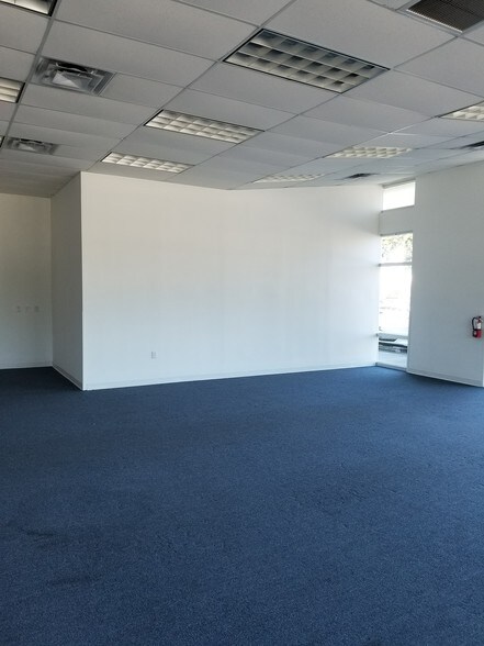 More Photos Of 6999 US Highway 19 N, Pinellas Park Freestanding For Lease