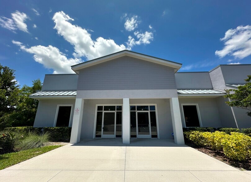 More Photos Of 3821 Woodbriar Trl, Port Orange Medical For Lease