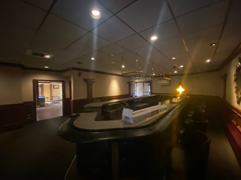 More Photos Of 532 Grand Ave, Little Chute Restaurant For Lease
