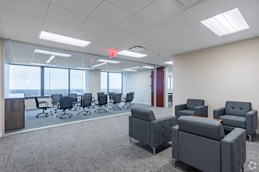 More Photos Of 425 N Martingale Rd, Schaumburg Office For Lease