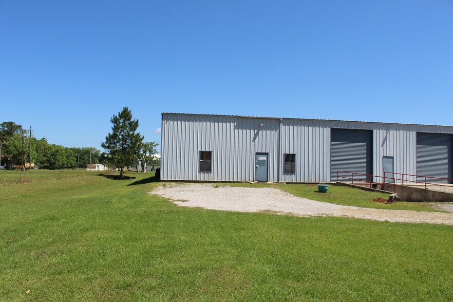 More Photos Of 8386 Jonesboro Rd, Daphne Warehouse For Lease