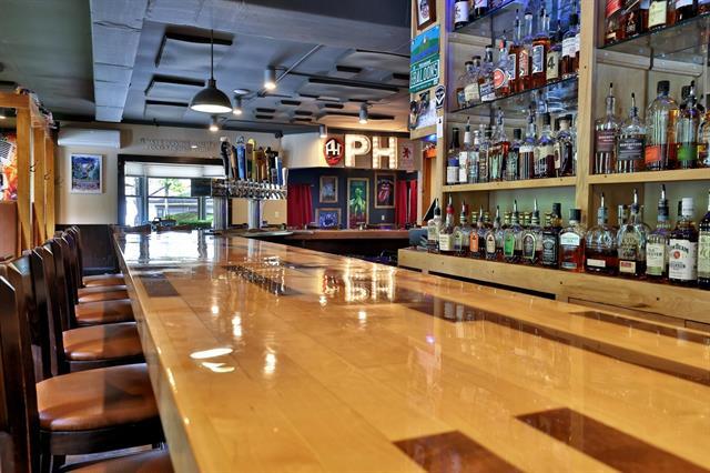 More Photos Of 20 Public Way, Quechee Restaurant For Sale