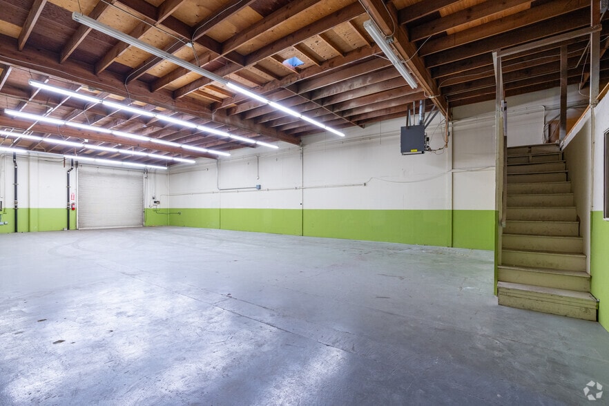 More Photos Of 937-945 Industrial Ave, Palo Alto Research And Development For Lease