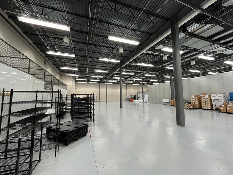 More Photos Of 342 42nd St S, Fargo Manufacturing For Sale