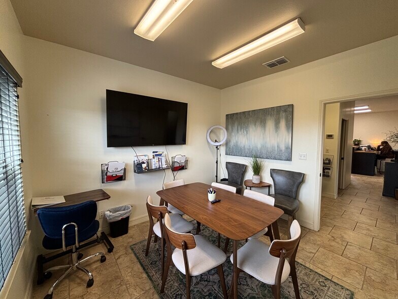 More Photos Of 5337 Yorktown Blvd, Corpus Christi Office For Lease