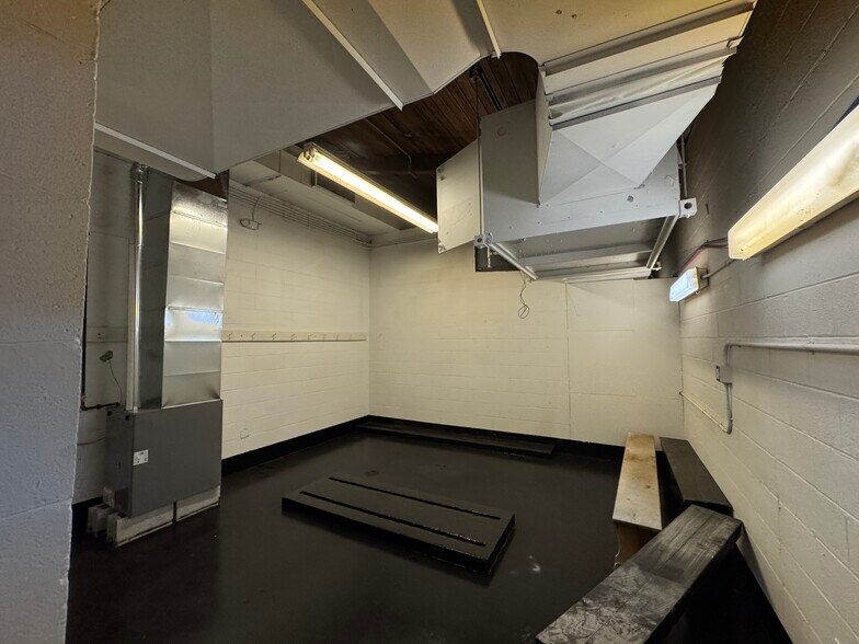 More Photos Of 115 Pioneer Way, Scottdale Warehouse For Sale