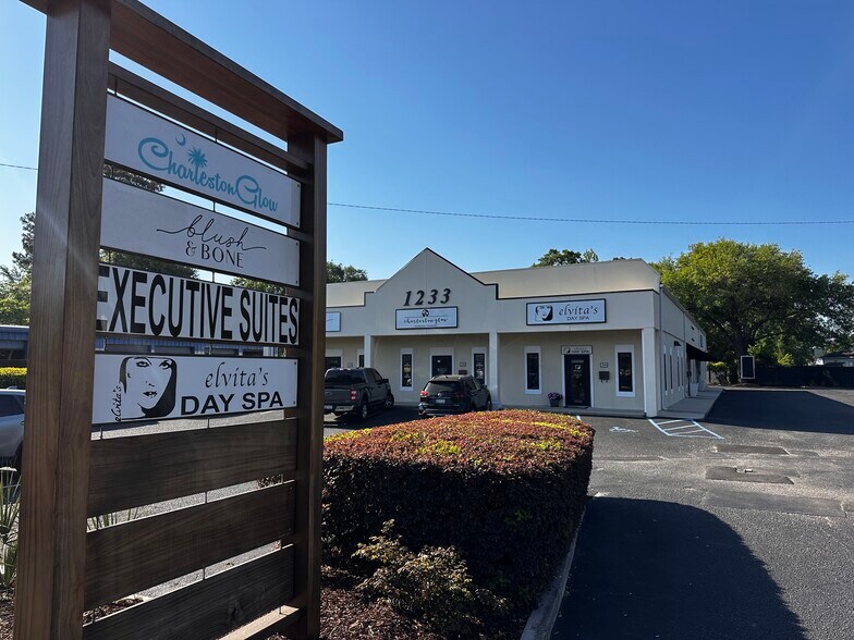 More Photos Of 1233 Ben Sawyer Blvd, Mount Pleasant Office For Lease