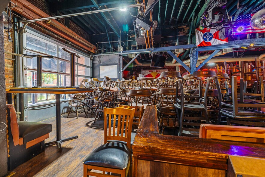 More Photos Of 117 N Mosley St, Wichita Bar For Sale
