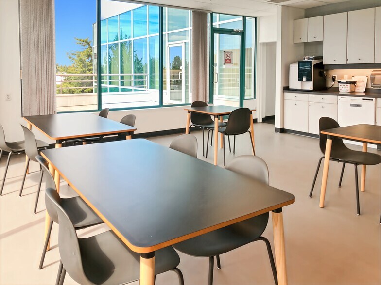 More Photos Of 13353 Commerce Pky, Richmond Coworking Space