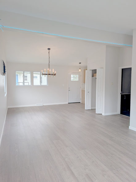 More Photos Of 802 S Jenkins Blvd, Akron Apartments For Sale