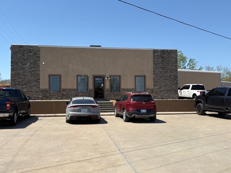 More Photos Of 10912 S 264th Ave E, Coweta Warehouse For Sale
