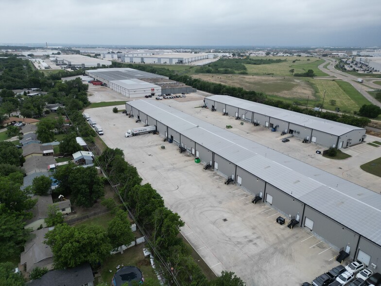 More Photos Of 3488 E Long Ave, Fort Worth Warehouse For Lease