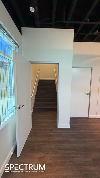 More Photos Of 28482-28486 Constellation Rd, Valencia Warehouse For Lease