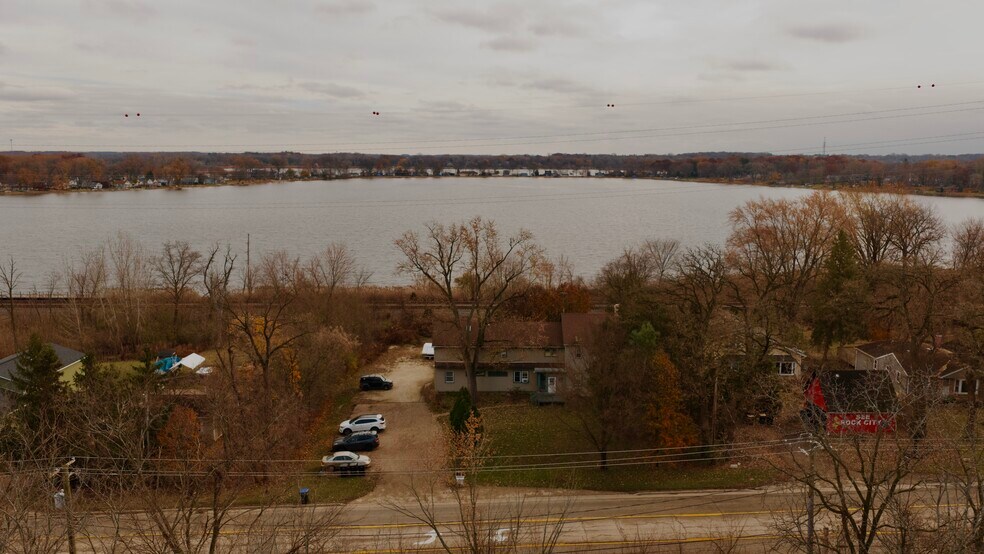 More Photos Of 40523 N Il Route 83, Antioch Apartments For Sale