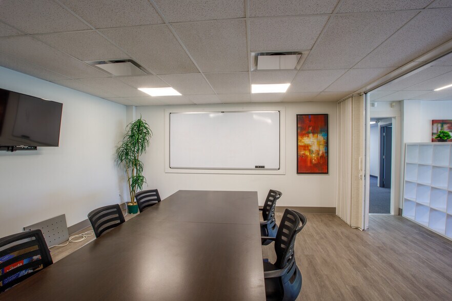 More Photos Of 1715 Dickson Av, Kelowna Office Residential For Lease