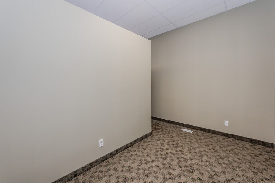 More Photos Of 90 Earl Martin Dr, Woolwich Medical For Lease