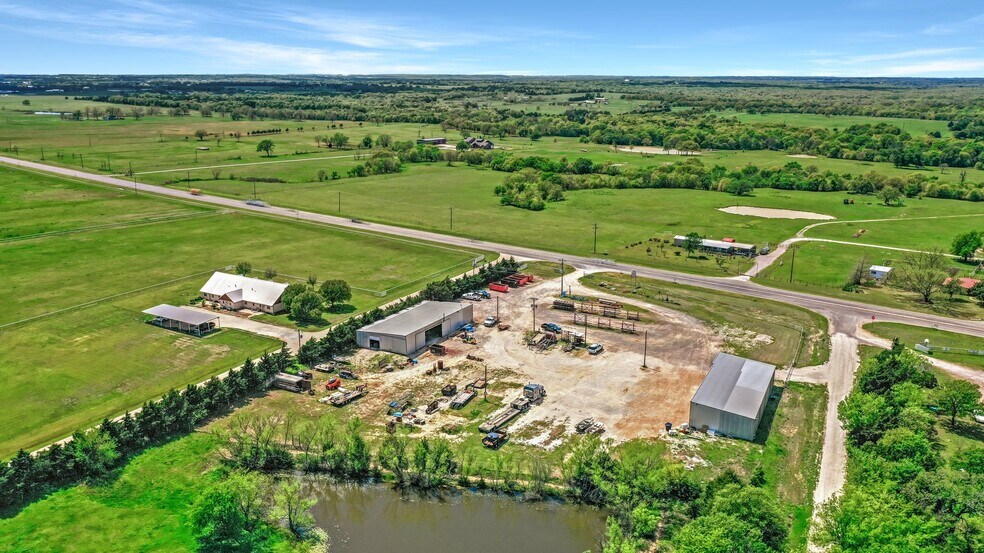 More Photos Of 23350 US Highway 377, Whitesboro Flex For Sale