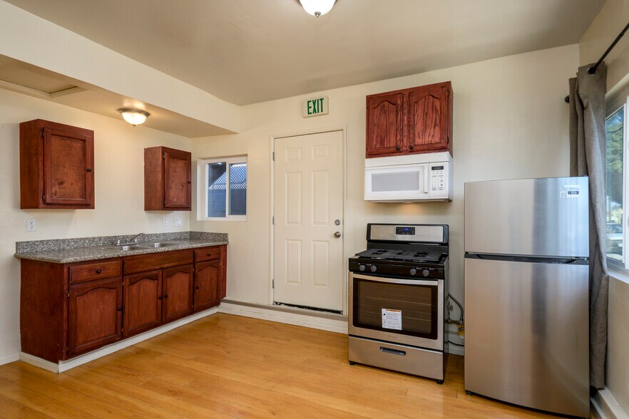 More Photos Of 7051-7053 3rd Ave, Los Angeles Storefront Retail Residential For Sale