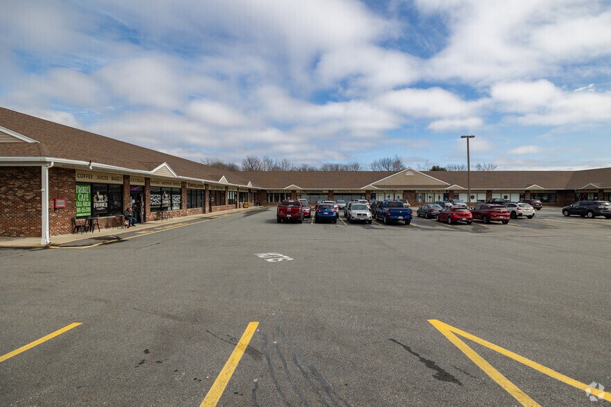 More Photos Of 101 Broadway Rd, Dracut Storefront For Lease