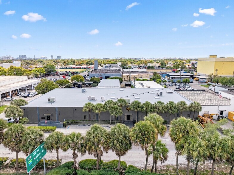 More Photos Of 2500 NW 39th St, Miami Light Distribution For Sale