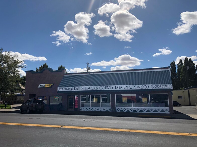 Primary Photo Of 621 Morgan St, Davenport Storefront For Sale