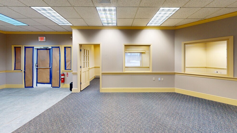 More Photos Of 184 Route 101, Bedford Bank For Lease