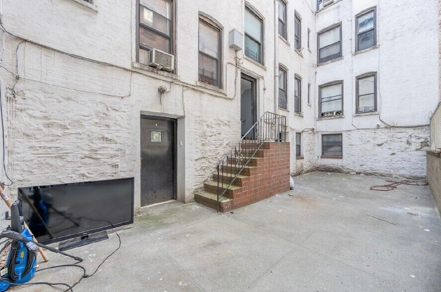 More Photos Of 2594 42nd St, Astoria Multifamily For Sale