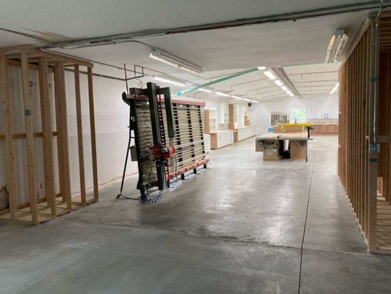 More Photos Of N911 Julius Dr, Greenville Light Manufacturing For Lease