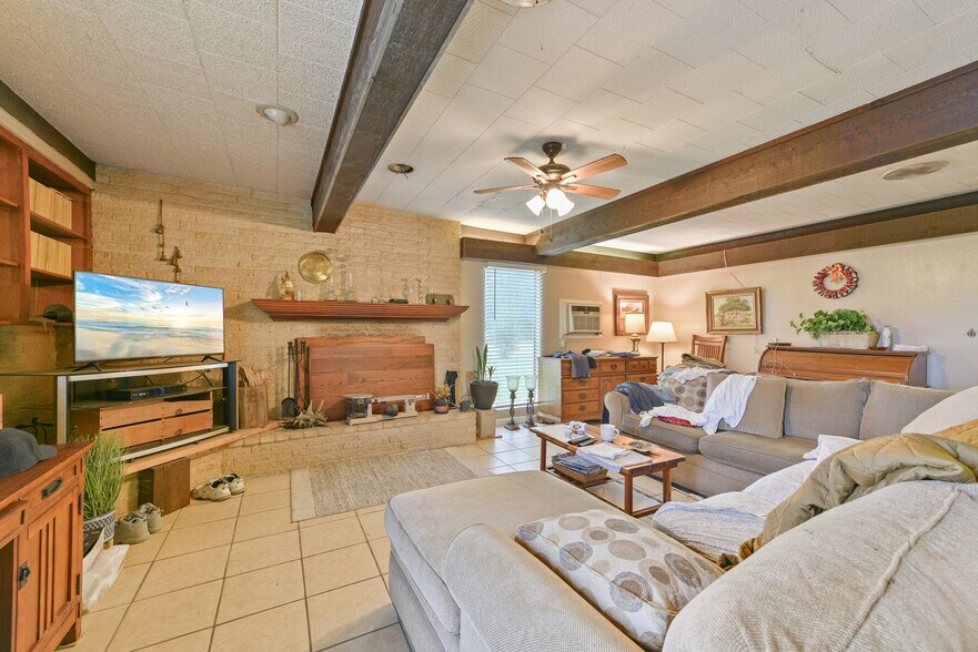 More Photos Of 1804 36th St N, Texas City Multifamily For Sale