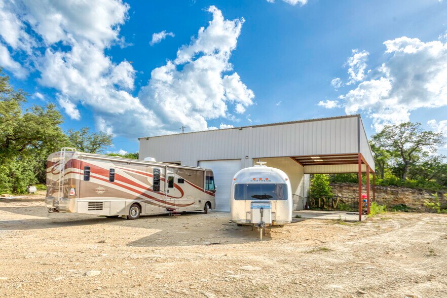 More Photos Of 16415 S Access Rd, Canyon Lake Showroom For Sale