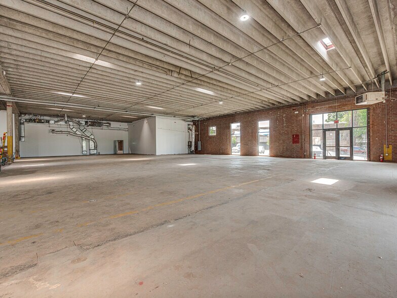 More Photos Of 227 Southside Dr, Charlotte Office For Lease