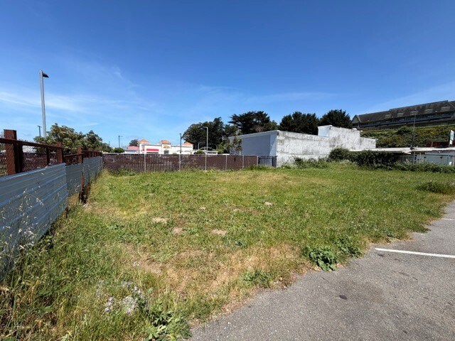 More Photos Of 2740 Broadway, Eureka Land For Sale