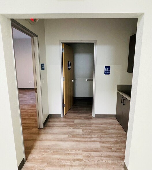 1375 Logan Ave, Costa Mesa, CA 92626 Warehouse For Sale