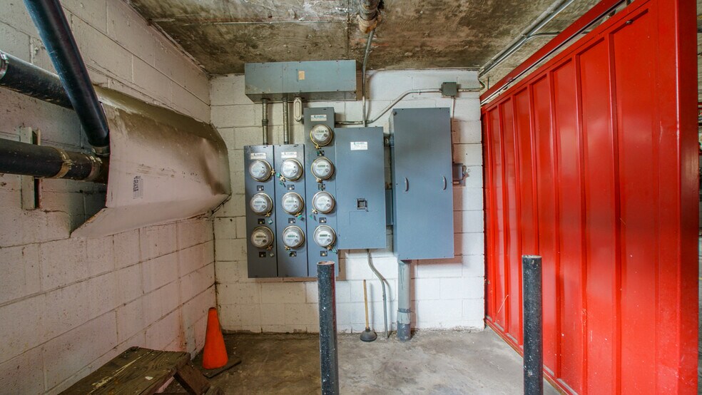 More Photos Of 517 Fischer St, Glendale Apartments For Sale