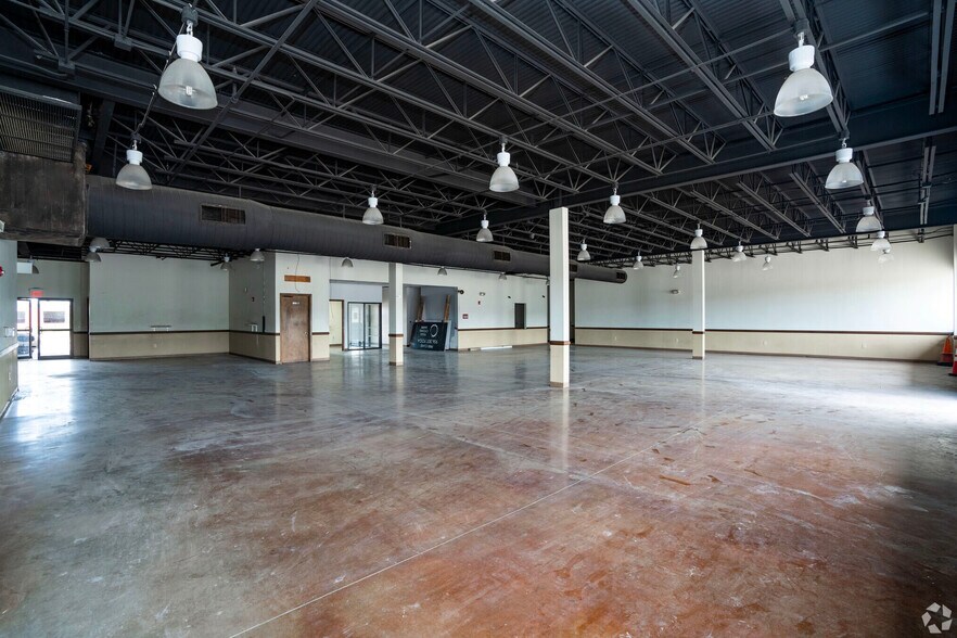 More Photos Of 8915 San Dario Ave, Laredo Truck Stop For Lease