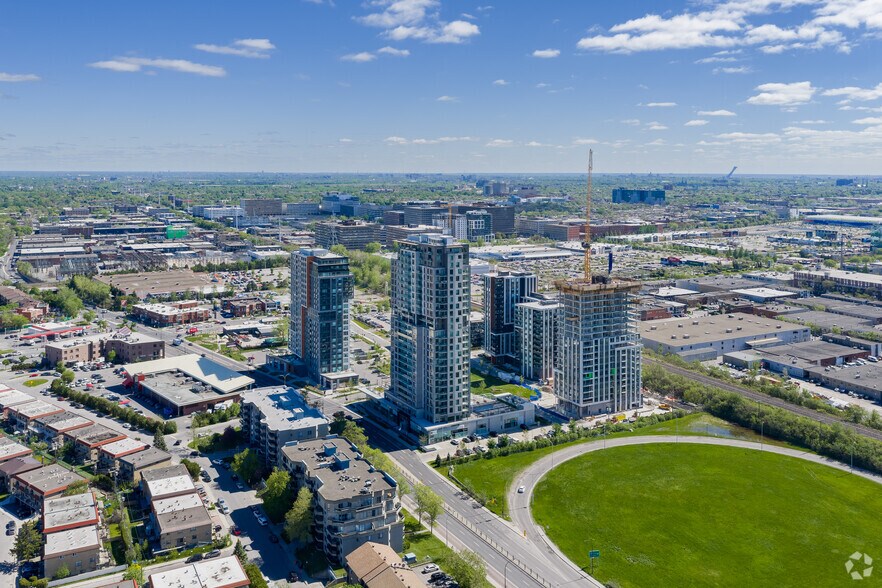 More Photos Of 2100-2220 Sauvé Rue O, Mont-Royal Apartments For Lease