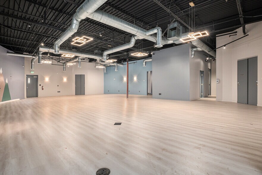 More Photos Of 5075 Leetsdale Dr, Denver Unknown For Lease