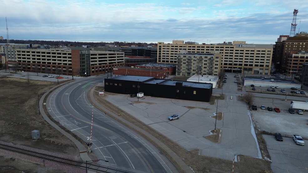 More Photos Of 1100 Cherry St, Des Moines Warehouse For Lease