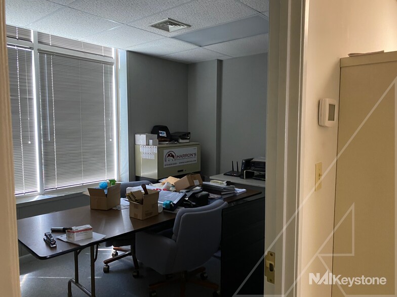 More Photos Of 1120 Commons Blvd, Reading Flex For Lease